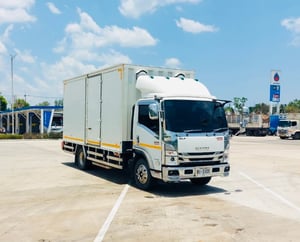 เข้าใหม่❗️ไมล์ 6 หมื่น❗️ISUZU  NEW NPR 150 MT ตู้เเห้ง 4 บาน 