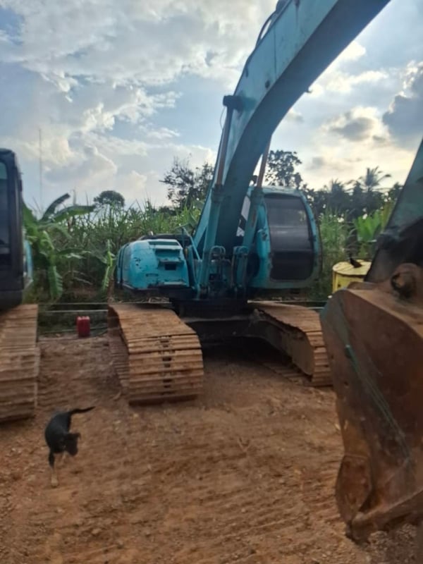 Kobelco Sk200-5 Super รถพร้อมใช้ Kobelco Sk200-5 Super รถพร้อมใช้