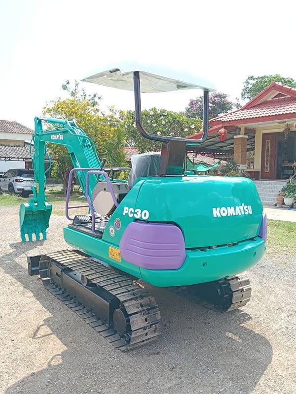 KOMATSU PC30-7 มีไลน์แย็ก 