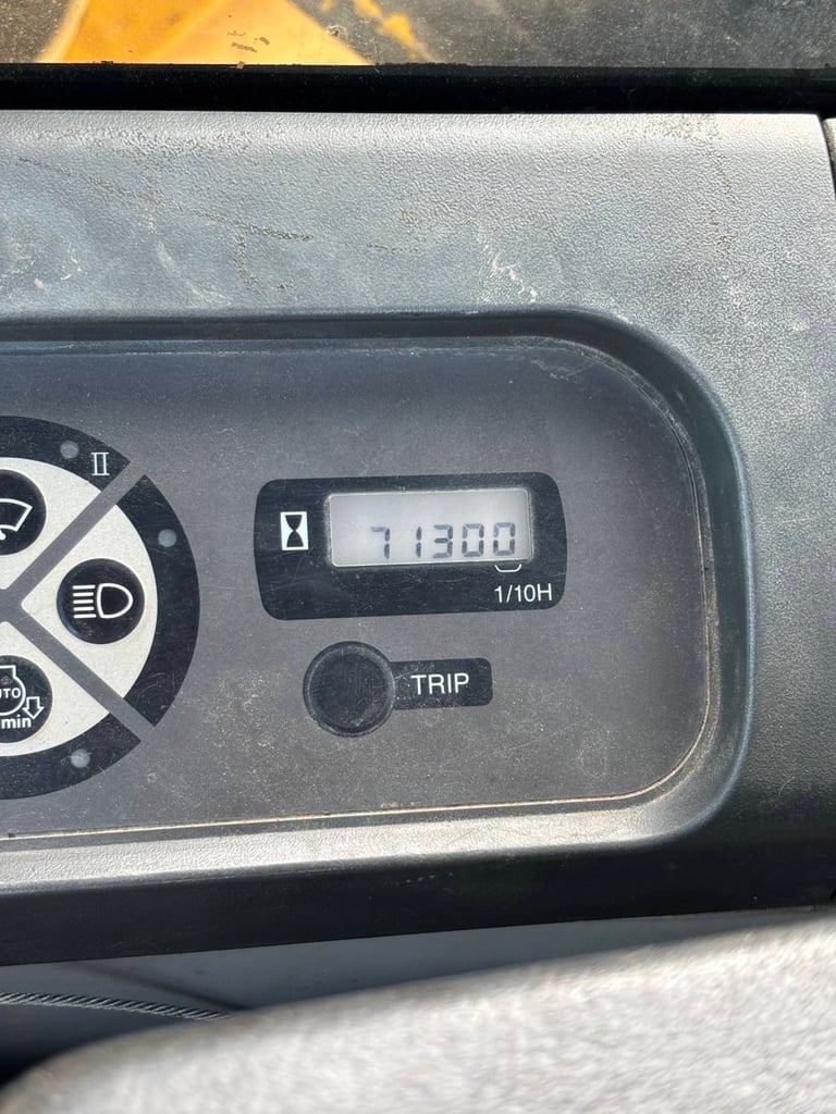 SUMITOMO 210-5F เล่มทะเบียน ไมล์ ช.ม 7130 SUMITOMO 210-5F เล่มทะเบียน ไมล์ ช.ม 7130