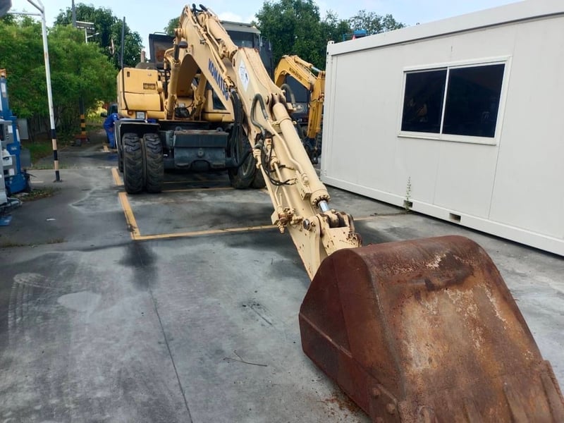 PW130-7 (เก่านำเข้า) มีลายหัวเจาะ และลายหัวคีบ