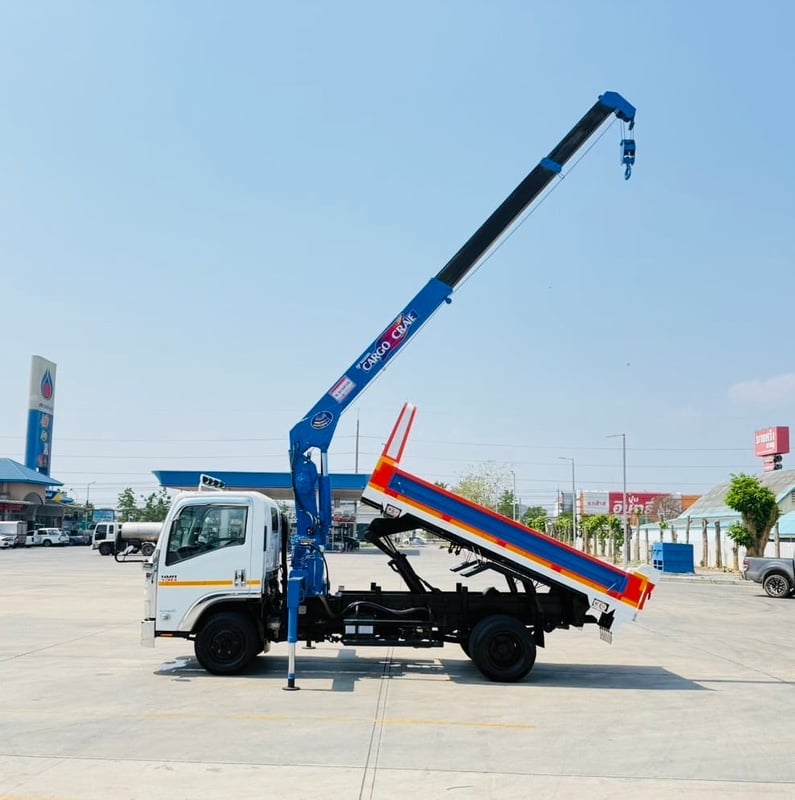 ISUZU NMR 130 แรง 6ล้อดั้มพ์มติดเครน