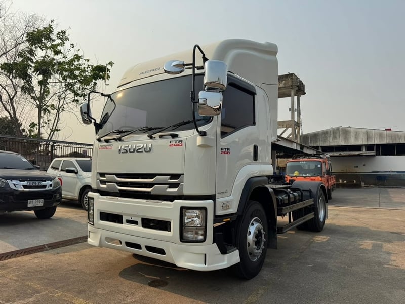 ISUZU FTR 240 MT (หัวลาก 6ล้อ) เลขไมล์ 16x,xxx กิโล