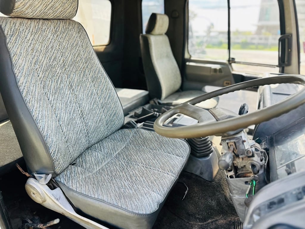 6ล้อดั้มพ์ HINO.H07C (210 ) ยาง.825-16 ปี 2522 6ล้อดั้มพ์ HINO.H07C (210 ) ยาง.825-16 ปี 2522