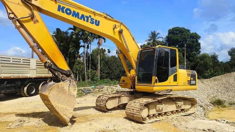 Komatsu PC200-8MO ซีเรียล 17000