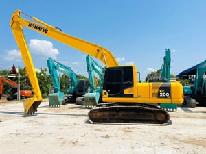 PC200-8MO บุมยาว18 เมตร เครื่องปั๊มแห้ง