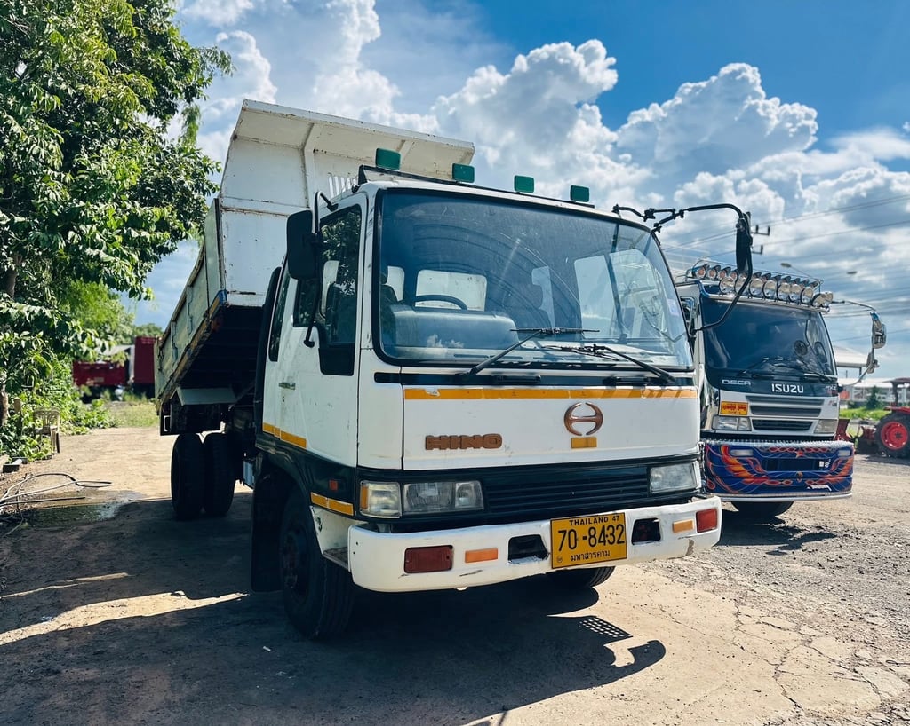 6ล้อดั้มพ์ HINO.H07C 210  ยาง  825-16  ปี 2522 6ล้อดั้มพ์ HINO.H07C 210  ยาง  825-16  ปี 2522