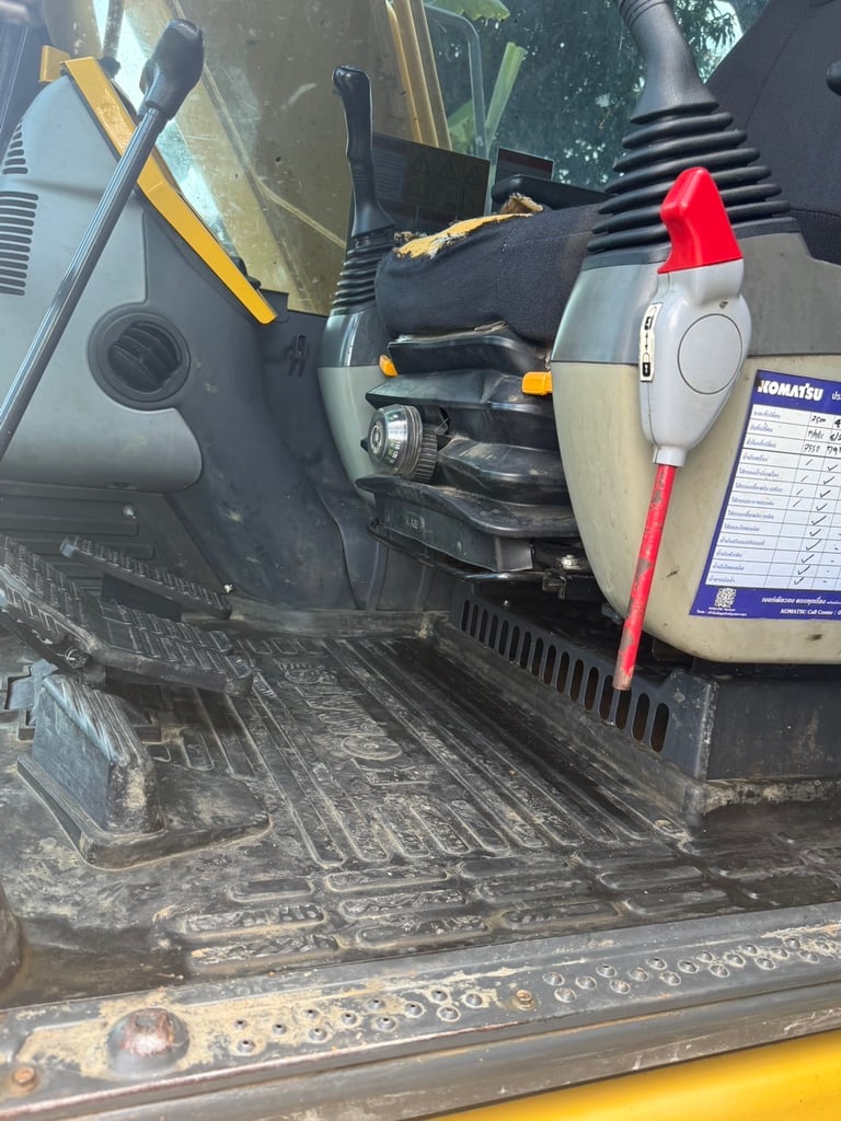 ไมล์ ชม.11,000❗️PC130-8 มีไลน์แย็ก ชุดแจ้งจำหน่าย ไมล์ ชม.11,000❗️PC130-8 มีไลน์แย็ก ชุดแจ้งจำหน่าย