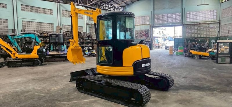 KOMATSU PC40FR (เก่าญี่ปุ่น) 4 ตัน เครื่องดีปั๊มแรง