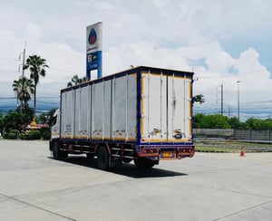 HONO FG8J 240 ตู้แห้ง 10 บาน ยาวใน 774 เมตร อู่ BBC ปี 2566 HONO FG8J 240 ตู้แห้ง 10 บาน ยาวใน 774 เมตร อู่ BBC ปี 2566