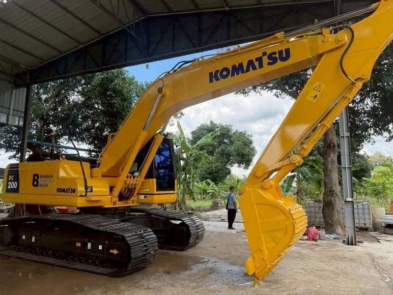 Komatsu PC200-8MO จอเหลือง กล้องหลัง
