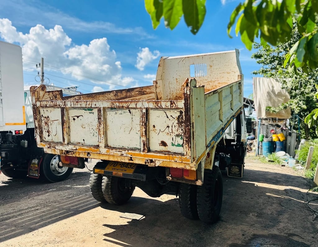 6ล้อดั้มพ์ HINO.H07C (210 ) ยาง.825-16 ปี 2522 6ล้อดั้มพ์ HINO.H07C (210 ) ยาง.825-16 ปี 2522