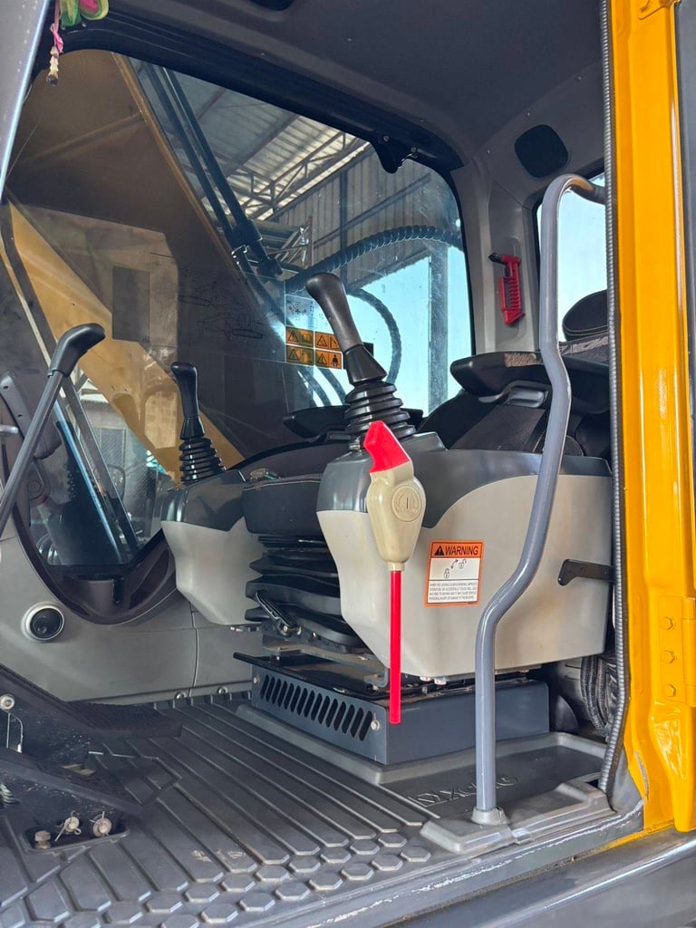 เช้าใหม่❗️ไมล์ ช.ม 2,400❗️XCMG XE215C  สภาพนางฟ้า