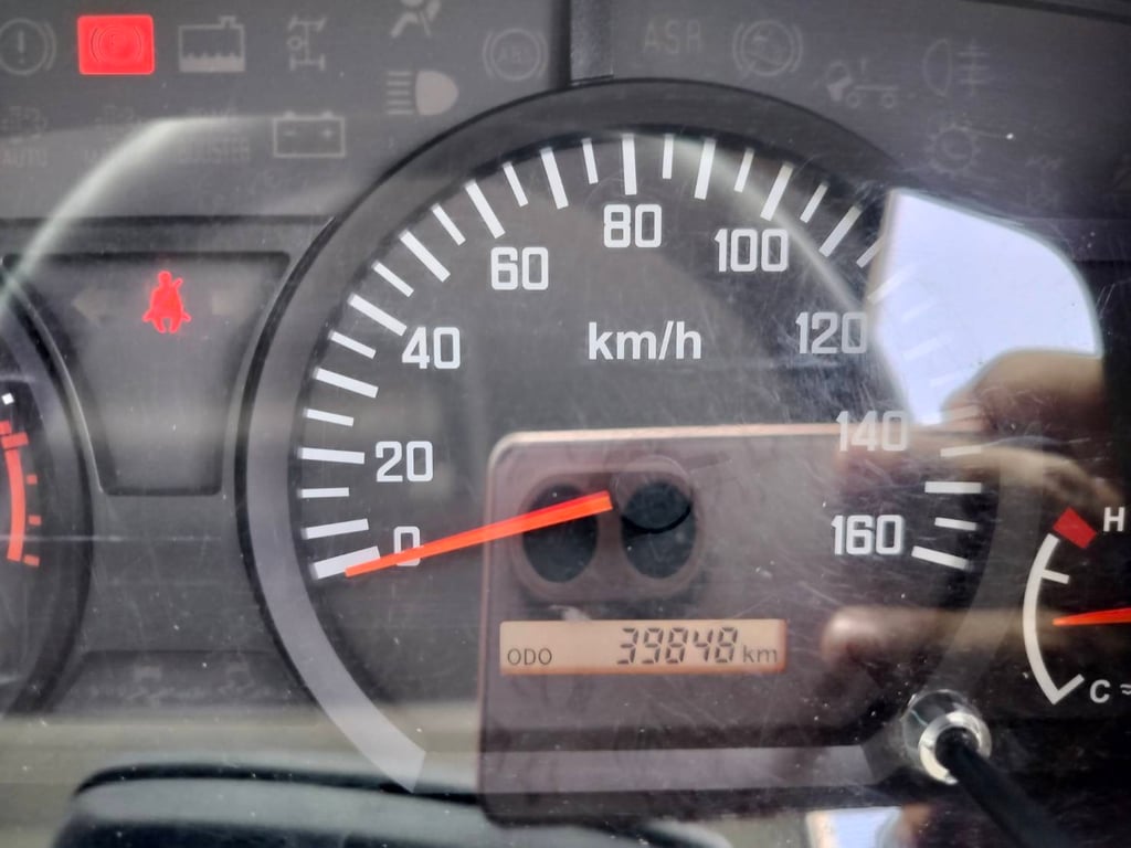 ไมล์ 39,848❗️ISUZU NLR 130 ตู้แห้ง ยาวใน 3.20 เมตร ปี 2567 ไมล์ 39,848❗️ISUZU NLR 130 ตู้แห้ง ยาวใน 3.20 เมตร ปี 2567