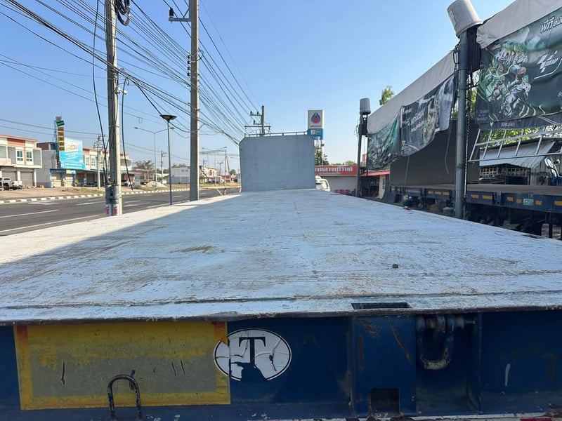 ขายหางพื้นเรียบ 3 เพลา ยาว.12.50.เมตร  มี.5 หาง 