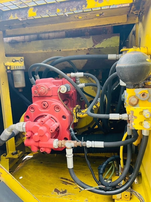 SK120-3 มาททรี ไฟฟ้าครบ แอร์เย็น มีลายหัวแย็ก 