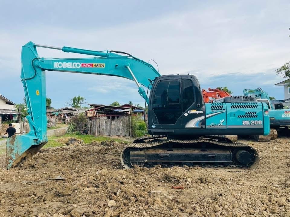 SK200-8YN11 ไฟ้ฟ้าครบ ระบบดี รับประกันสินค้า