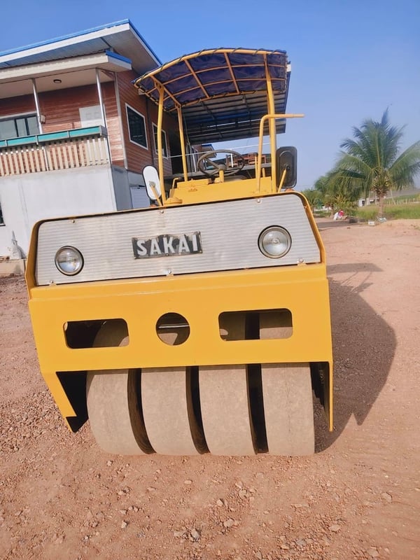 SAKAI TS30H รถบดขนาด 4 ตัน  ระบบพร้อมใช้