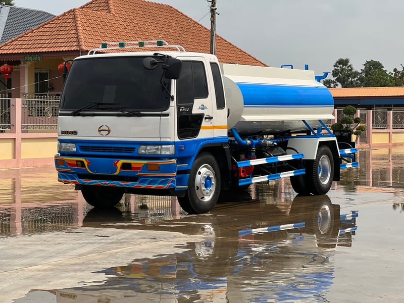 HINO 212 แรง บรรทุกน้ำ แท็งก์จุ 6,000 ลิตร