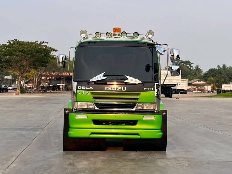 SUZU FTR 200 แรง 6ล้อทุกน้ำ แท็งก์จุ 6000 ลิตร  ไมล์ 13,565