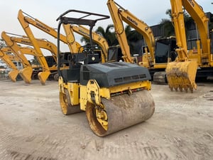 รถบด โบแม้ก 3.5 ตัน สองเพลา สะเทือนหน้า