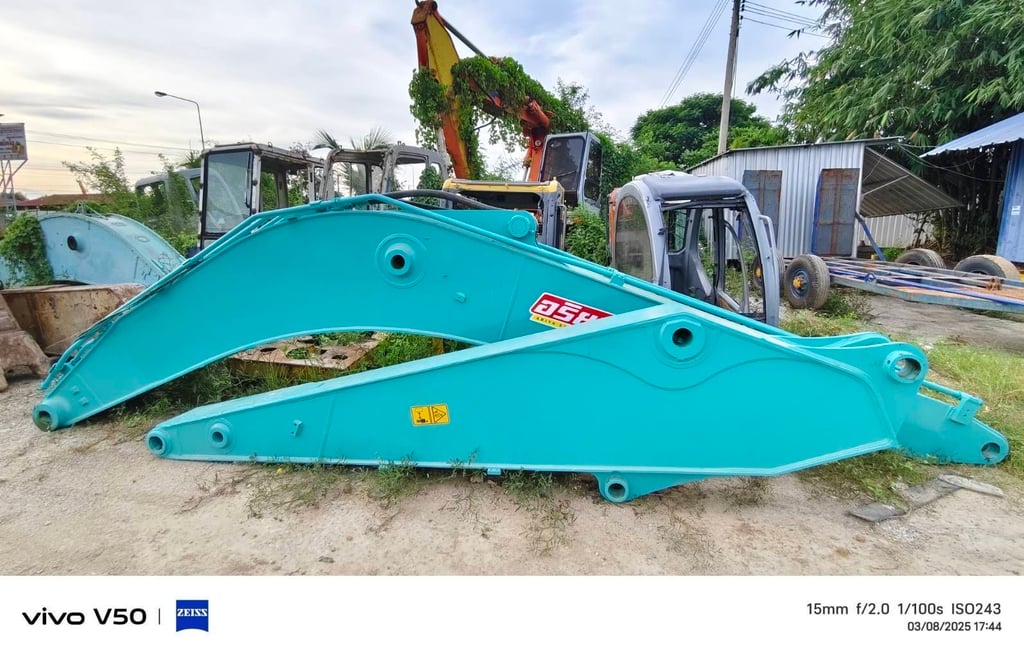 ขายบูมอาร์ม แบคโฮ SK200-6-6-8 KOBELCO สภาพสวยๆ ขายบูมอาร์ม แบคโฮ SK200-6-6-8 KOBELCO สภาพสวยๆ