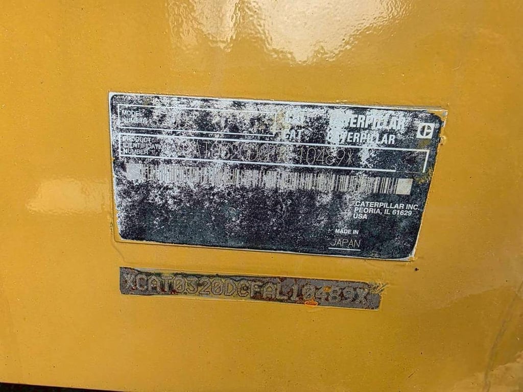 CAT320D พร้อมใช้งาน CAT320D พร้อมใช้งาน