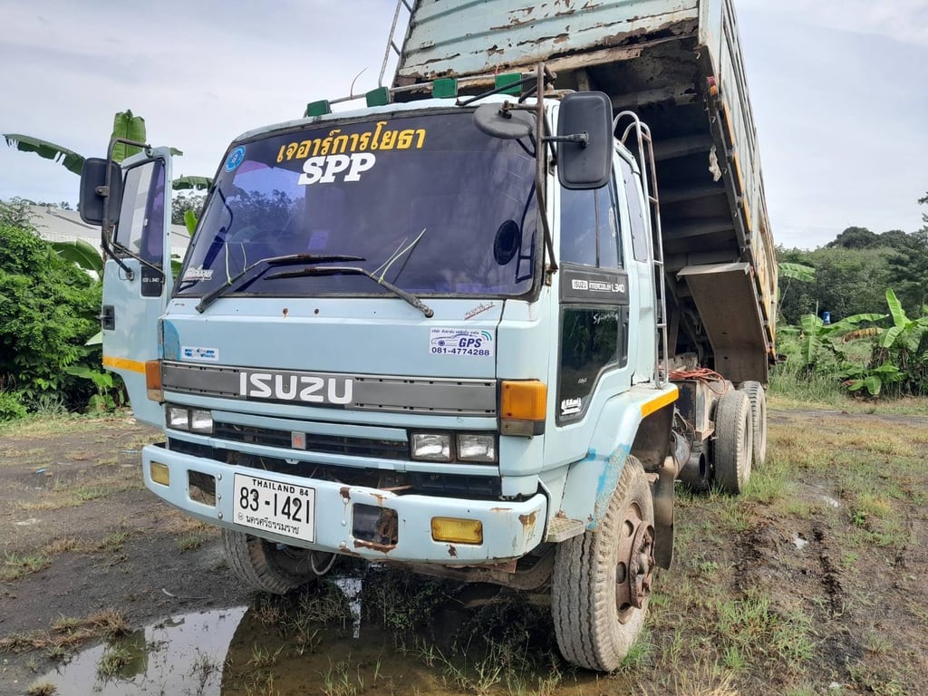 10ล้อดั้มพ์ ISUZU ROCKY-240 โบอินเตอร์ 270 