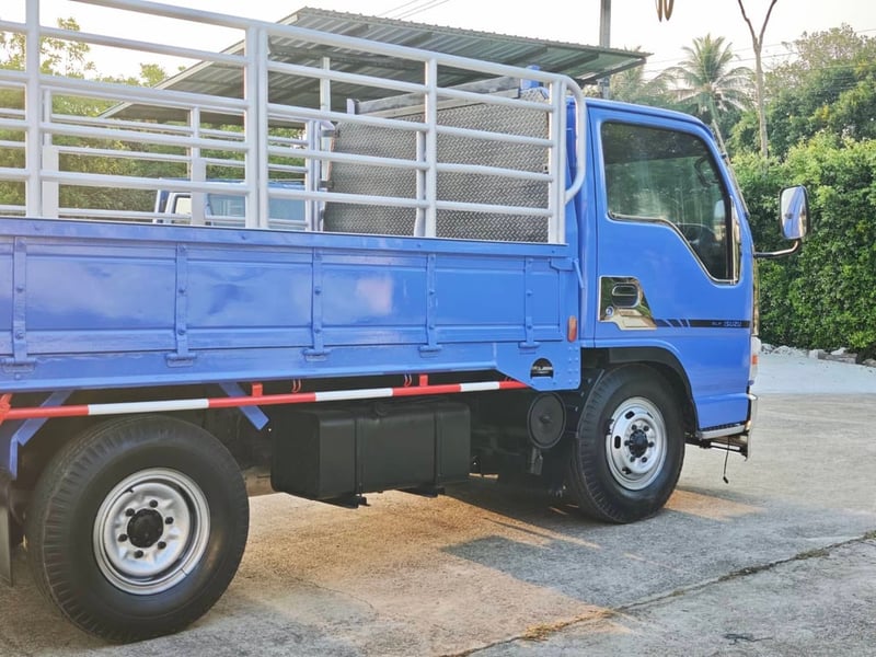 ISUZU 120 แรง 4 ล้อกลาง ไม่ติดเวลา ISUZU 120 แรง 4 ล้อกลาง ไม่ติดเวลา