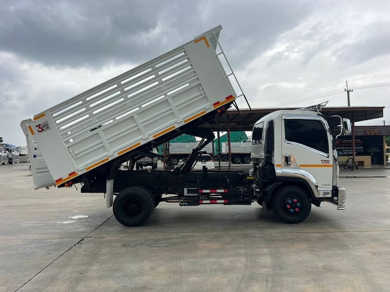 รถ6ล้อดั้มพ์ ISUZU FRR 210 แรง ปี 2563 รถ6ล้อดั้มพ์ ISUZU FRR 210 แรง ปี 2563
