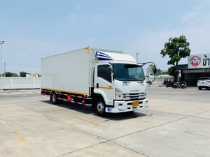 ISUZU NEW FRR190 MT ตู้เเห้ง 3 บาน
