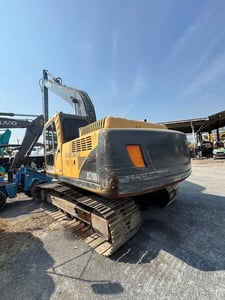 Volvo Ec210B บูมยาวแท้ 16 เมตร เล่มทะเบียน Volvo Ec210B บูมยาวแท้ 16 เมตร เล่มทะเบียน