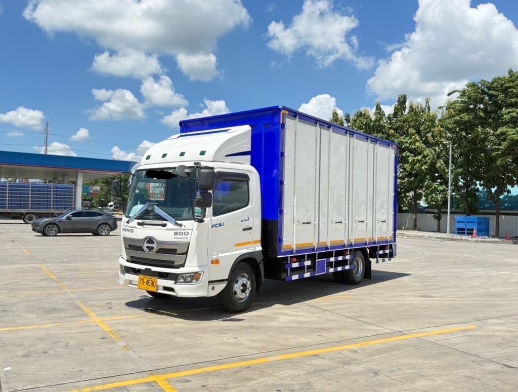 6 ล้อตู้แห้ง HINO NEW FC9J 210 ไมล์ 66,767 กิโล ตู้ 10 บาน