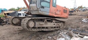 ZX200-1 พร้อมใช้งาน ไมล์ 11,000 ชม 