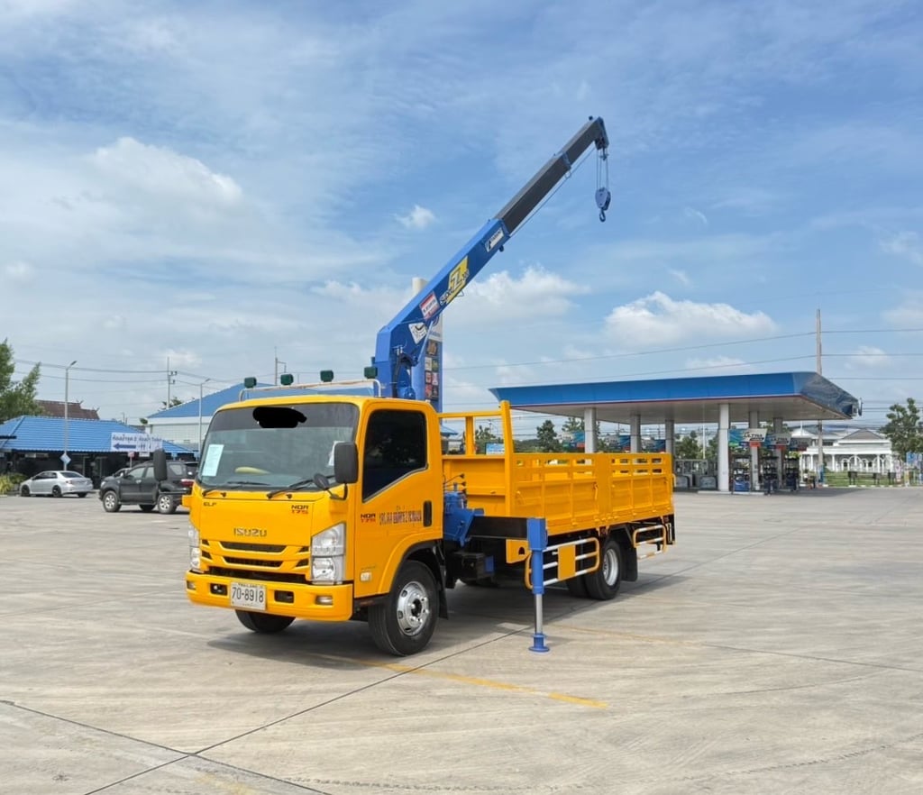 ISUZU NQR 175 แรง ติดเครน TADANO ขนาด 3 ตัน ISUZU NQR 175 แรง ติดเครน TADANO ขนาด 3 ตัน