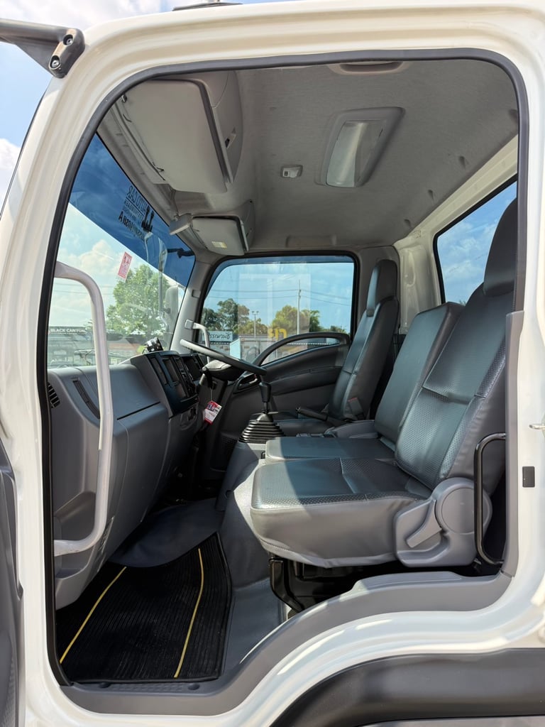 ฟรีๆ❗️ค่าจัด ค่าโอน ค่าส่ง ทั่วไทย❗️ไมล์ 84,526 กิโล ISUZU NEW FRR 210 ปี 2566 ติดเครน 3 ตัน