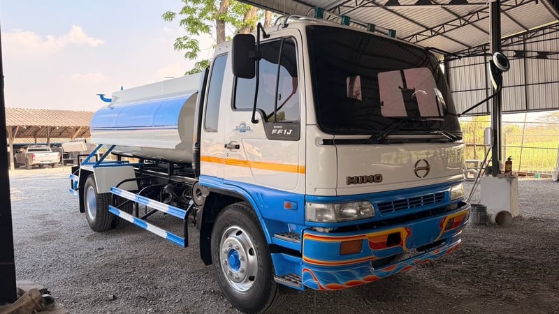 HINO 212 แรง บรรทุกน้ำ  แท็งก์จุ 6,000 ลิตร