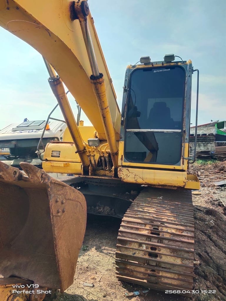 PC200-8 บูมยาว 16 เมตร  แอร์เย็น ช่วงล่างดี