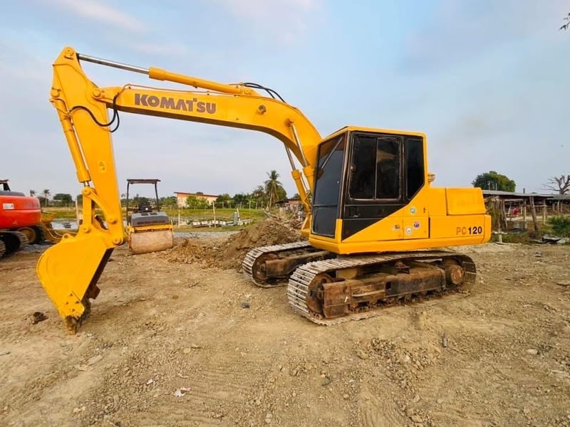 รถแบคโฮ PC120-3 คนโทรสั้น เครื่องดี ปั๊มดี รถแบคโฮ PC120-3 คนโทรสั้น เครื่องดี ปั๊มดี