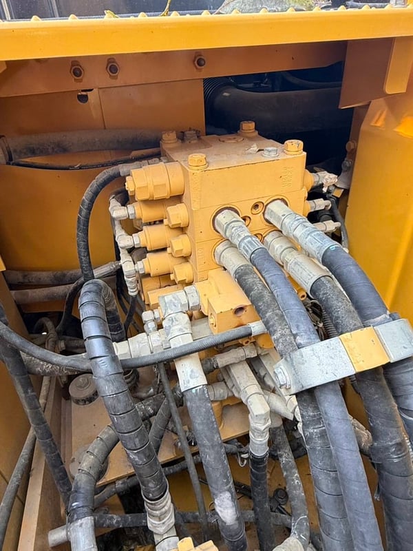 Komatsu PC 130-8 MO จอเหลืองกล้องหลัง Komatsu PC 130-8 MO จอเหลืองกล้องหลัง