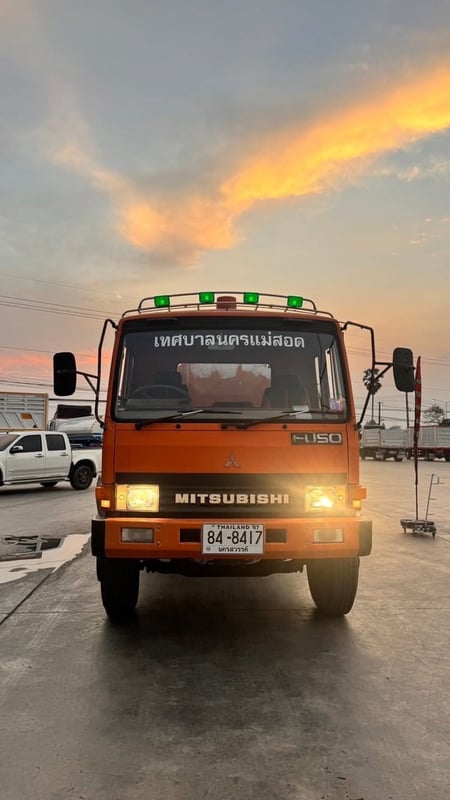 10ล้อ TD 190 แรง บรรทุกน้ำ สวยๆ เดิมๆ