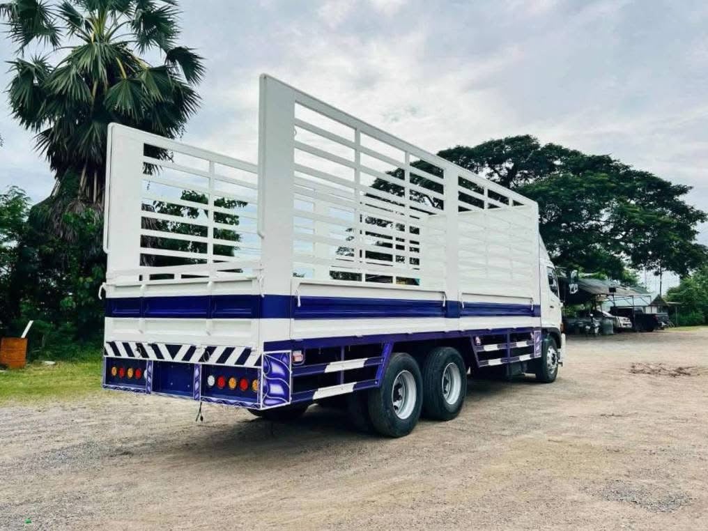 10 ล้อ HINO FL8J 260 เพลาเดียว ยาว 7.70 10 ล้อ HINO FL8J 260 เพลาเดียว ยาว 7.70