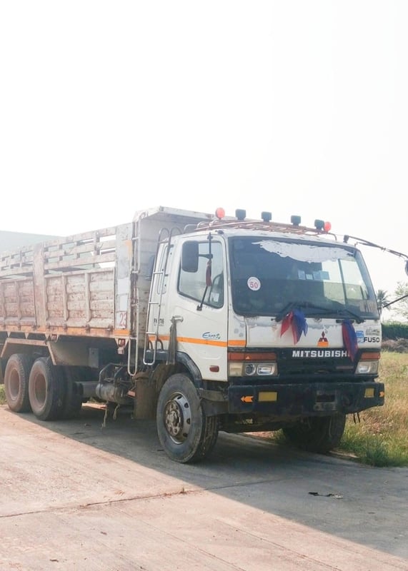 mitsubishi 260 ปี2553 ดั้มพ์หินทราย