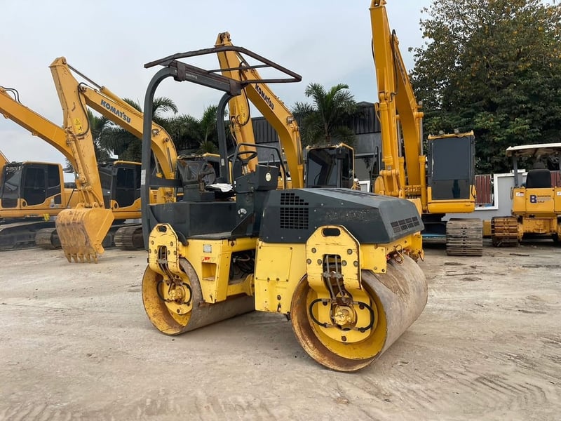 รถบด โบแม้ก 3.5 ตัน สองเพลา สะเทือนหน้า