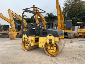 รถบด โบแม้ก 3.5 ตัน สองเพลา สะเทือนหน้า