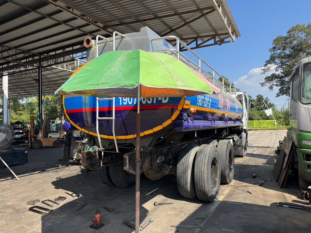 HINO FM1J เครื่อง 320 แรง ปี 2559 บรรทุกน้ำ  ติดตั้งแท็งใหม่