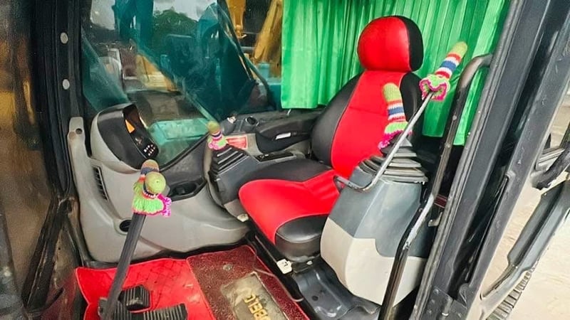 SK140-8 สุเปอร รถห้างอริยะมือเดียวป้ายแดง SK140-8 สุเปอร รถห้างอริยะมือเดียวป้ายแดง