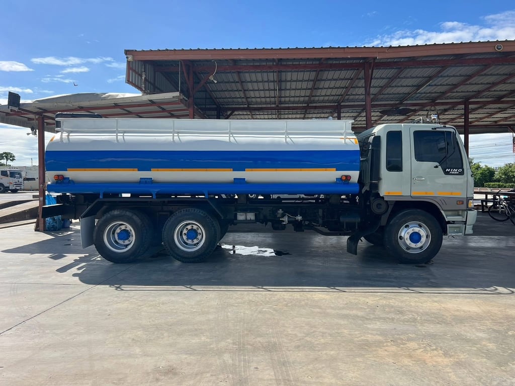 HINO FM3H 195 แรง บรรทุกน้ำ แท็งค์สเปรย์ จุ 16,000 ลิต HINO FM3H 195 แรง บรรทุกน้ำ แท็งค์สเปรย์ จุ 16,000 ลิต