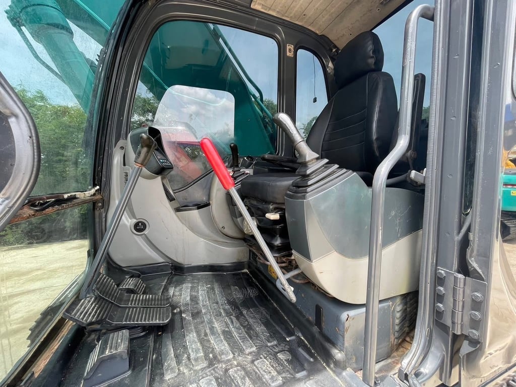 PC200-8MO จอเหลืองกล้องหลัง เล่มทะเบียน 