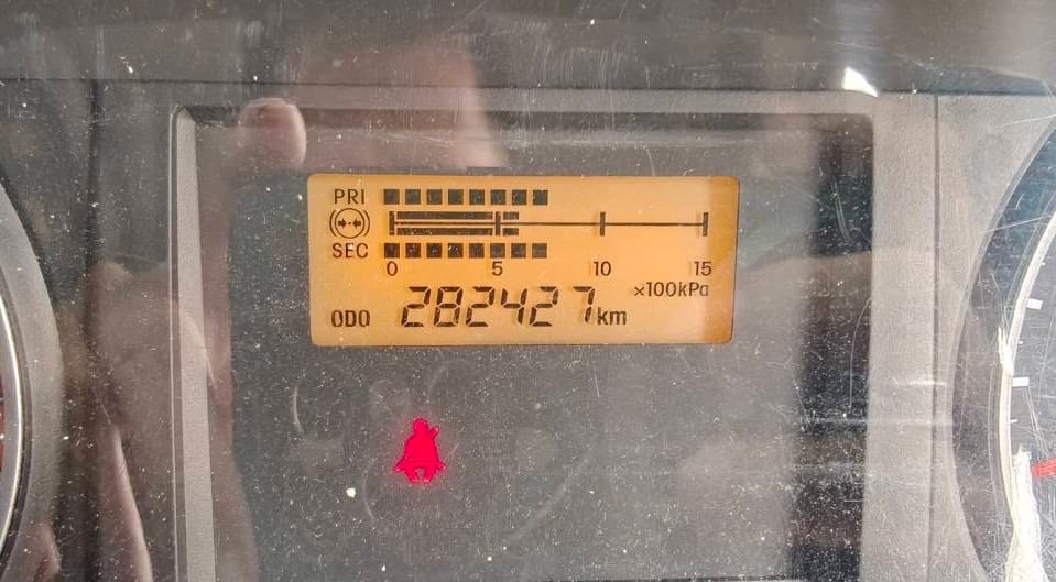 ISUZU  FTR 240 MT ตู้แห้งตู้ 10 บาน  ยาวใน 7.55 เมตร